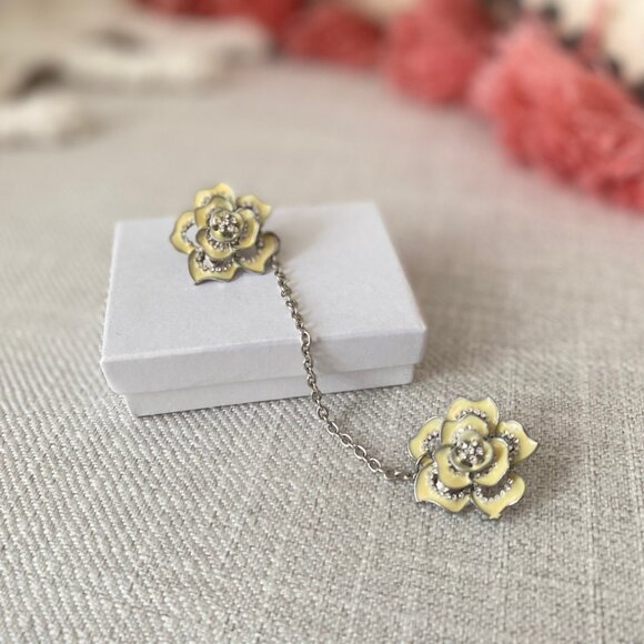 Jewelry - Sweater Clip Elegant Floral Design for Cardigan, Dress, Coat Lapel, Shawl,Collar
